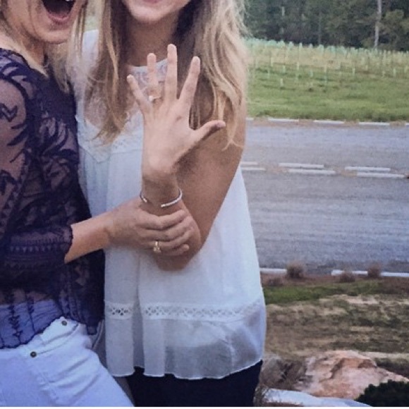 White lace open back Esley blouse - Picture 5 of 5