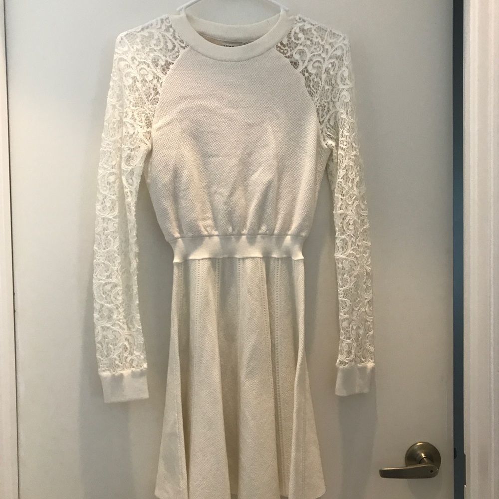 Alice and Olivia off white lace sleeve dress