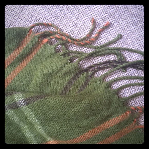 Green plaid scarf - Picture 1 of 2