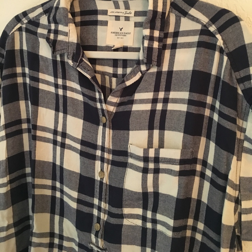 American Eagle Super soft Plaid short sleeve shirt - Picture 6 of 8