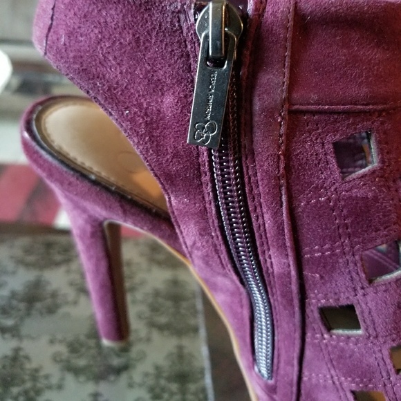Jessica Simpson Size 6 Burgundy Heels - Picture 2 of 6