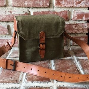 Warein Flers unisex military bag.