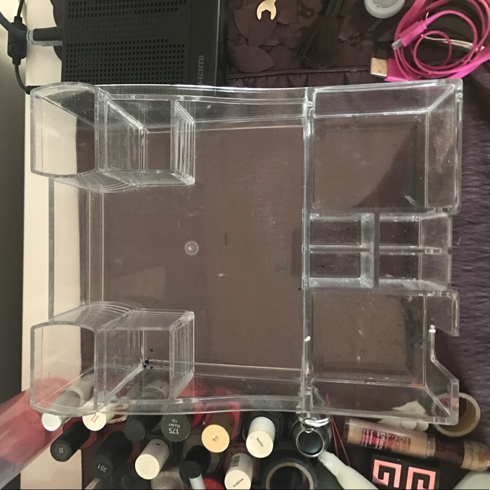 makeup holder
