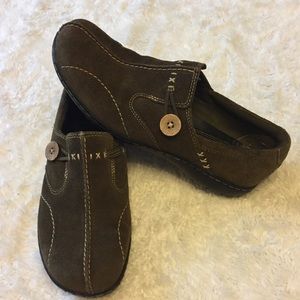 Clarks bendables slip-on oxfords