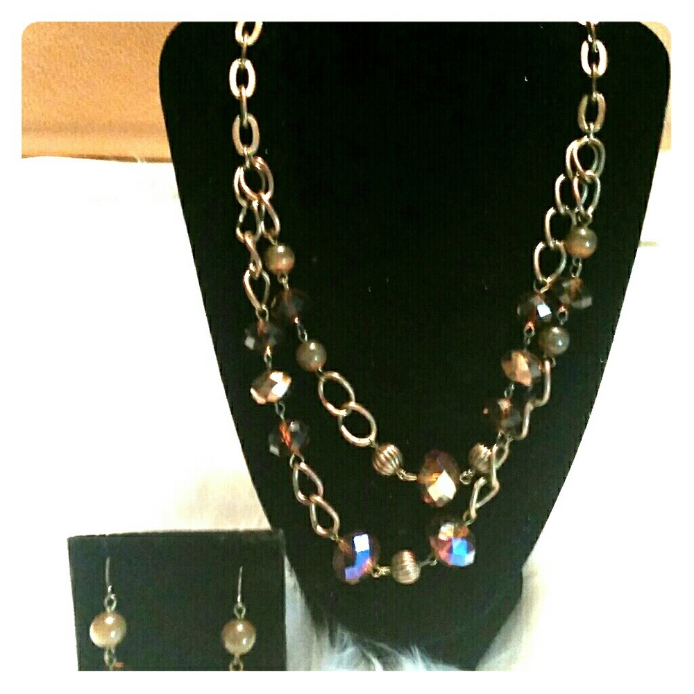 Set: Necklace + Earrings