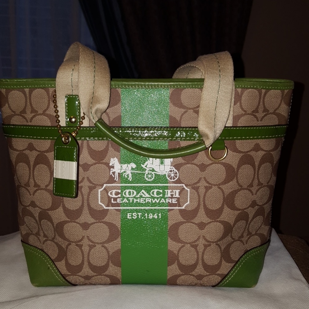 Authentic Coach bag excellent condition gentle use