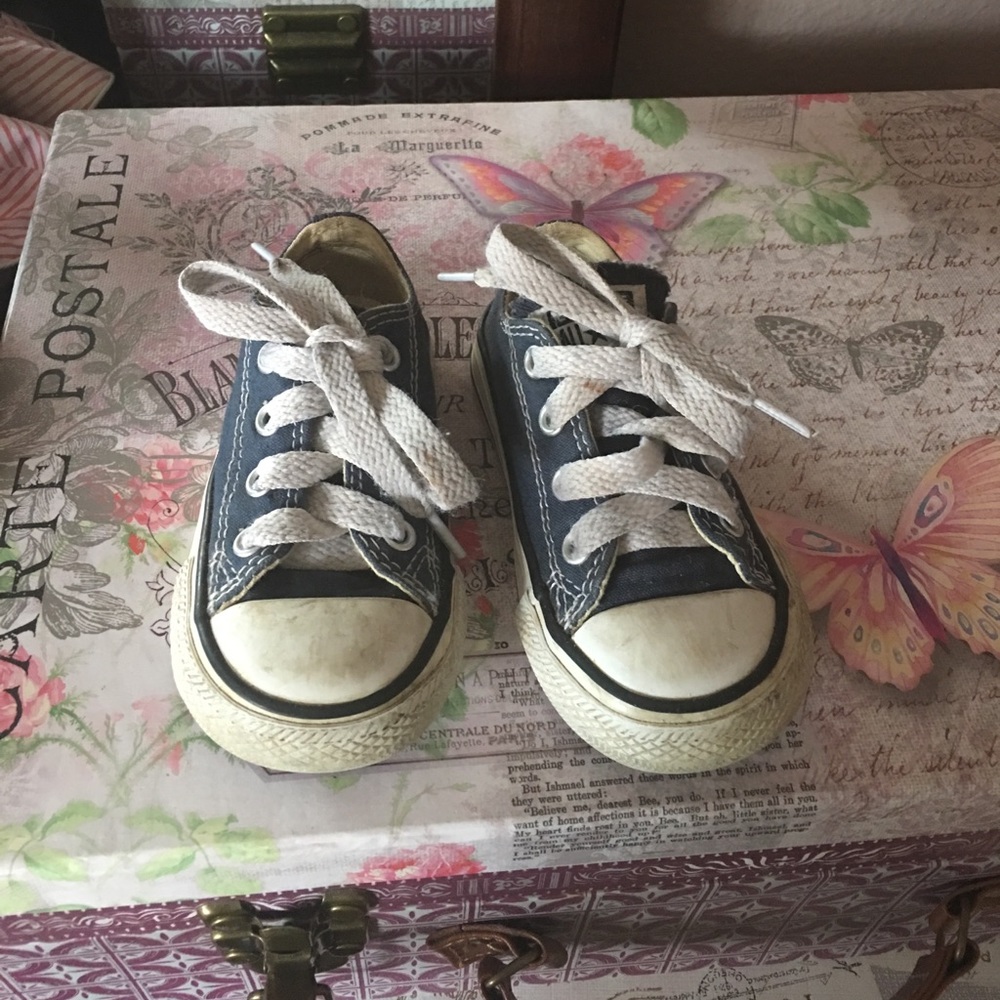 Toddler low top converse