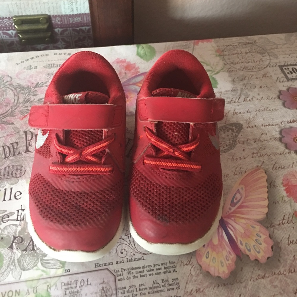 Toddler Nike shoes