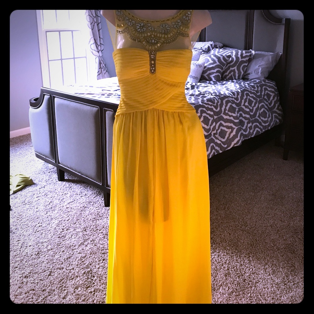 BCBG STUNNING EVENING GOWN PROM DRESS