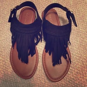 Size 7 1/2 (fits like a 7) black fringe sandals.