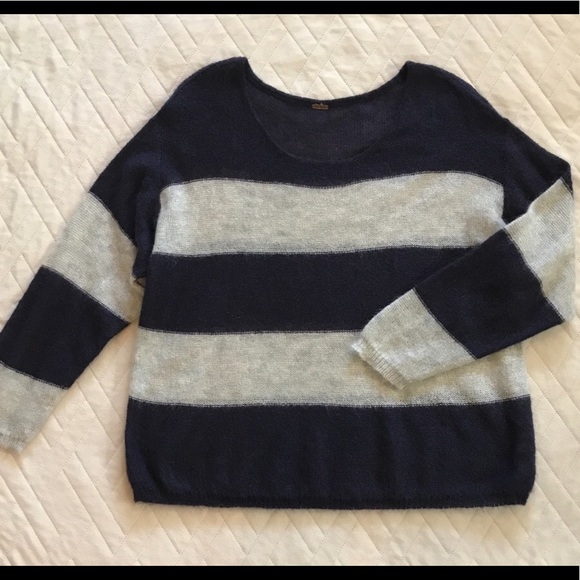 Free People Sweaters - FREE PEOPLE SWEATER