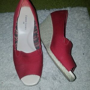 Red wedges size 10