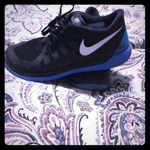 Nike size 5y fits like a 61/2