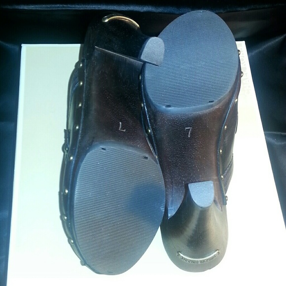 Michael Kors - Picture 2 of 3