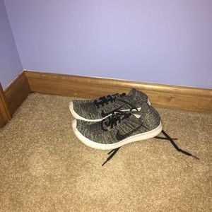 Mid condition Grey flyknit Nike's