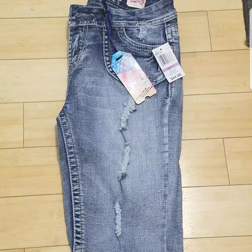 Wall flower capris size 11