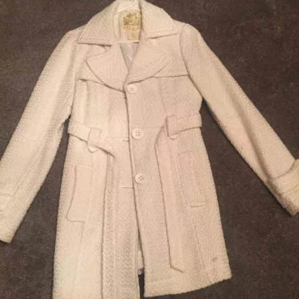 ✨ Gorgeous White Jacket! Size Medium ✨