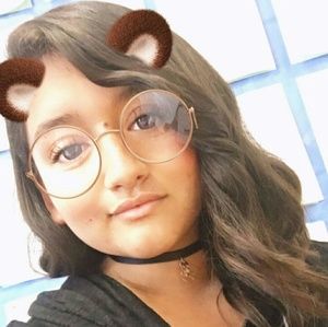 Heya Im Alissa your seller!