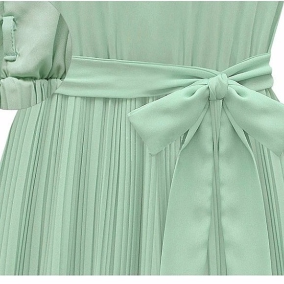 Chiffon Knee Length Green Dress for Women - Picture 3 of 4