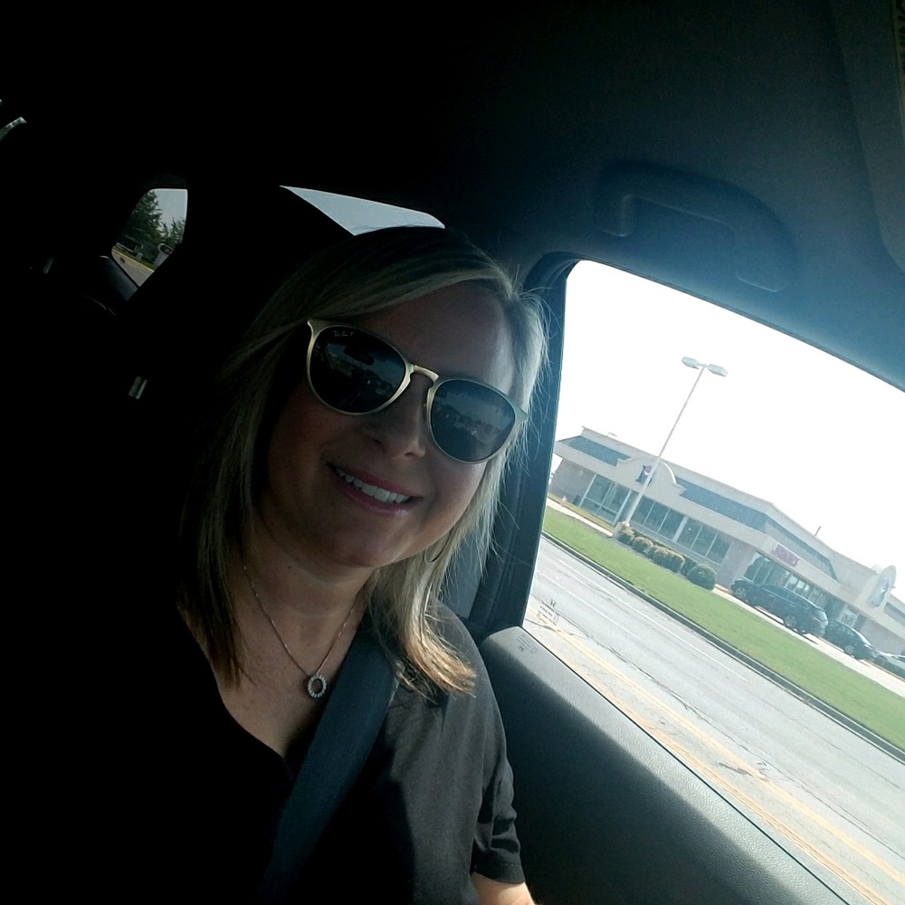 Meet your Posher, Jennifer