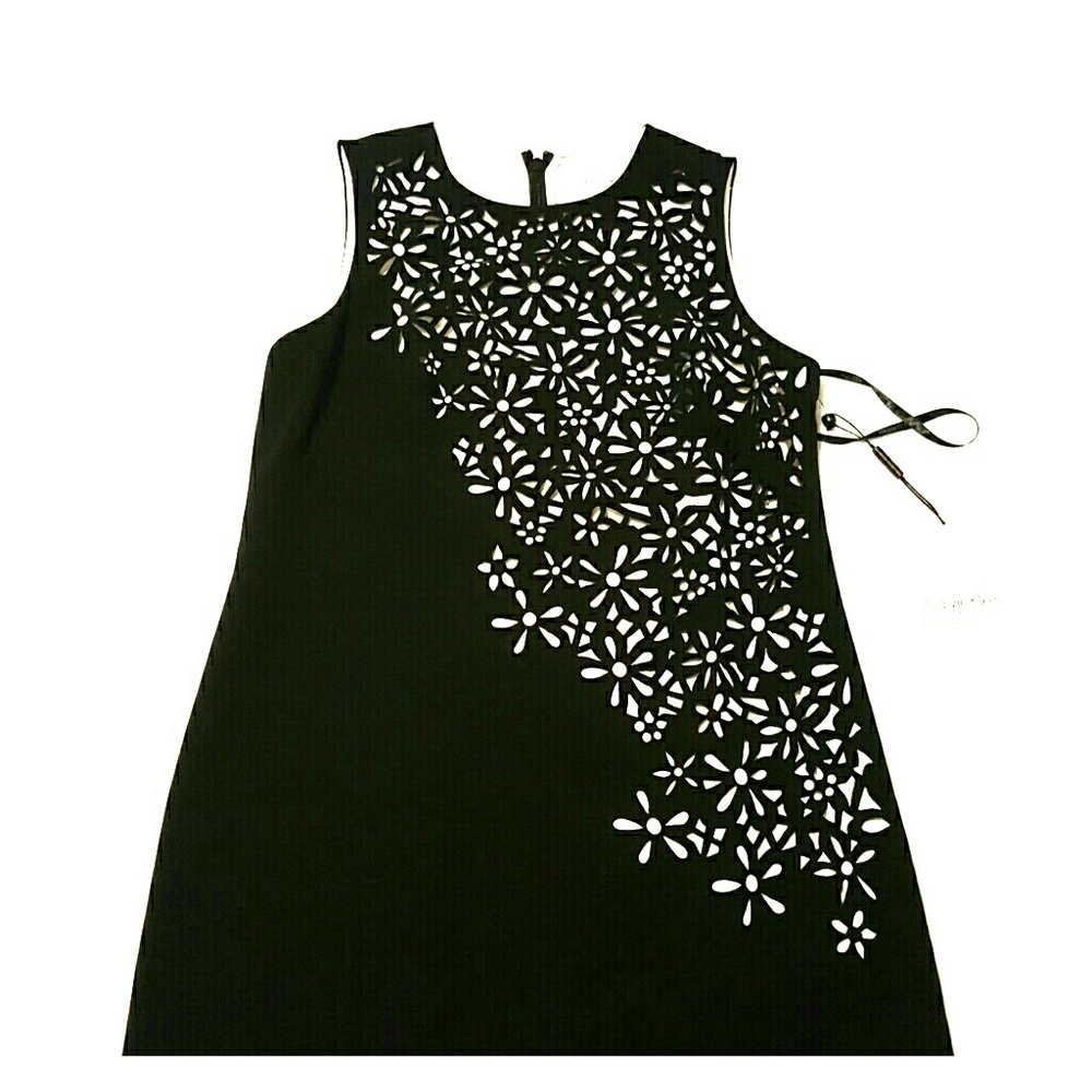 NWT beautiful flowers cut out dress