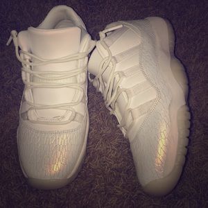 Jordan 11 frost white size 7
