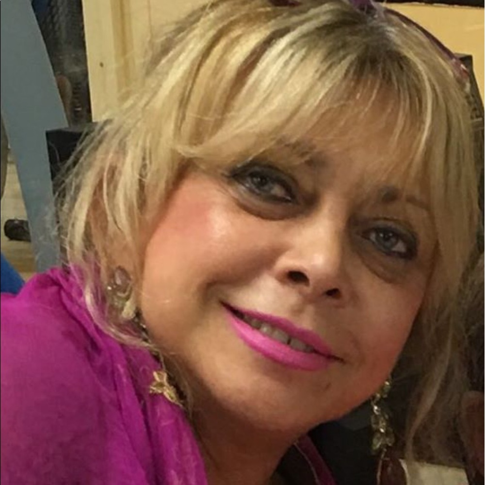 Meet your Posher, Gloria