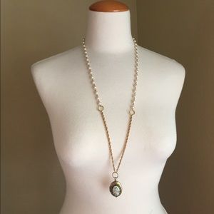 Chic Vintage Locket Necklace