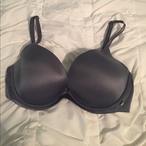 Victoria's Secret lightly lined plunge bra