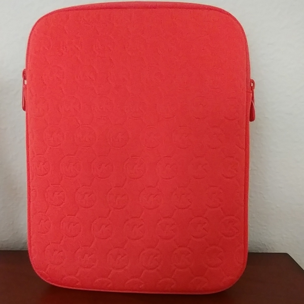 Michael Kors iPad/Tablet case - Picture 2 of 4