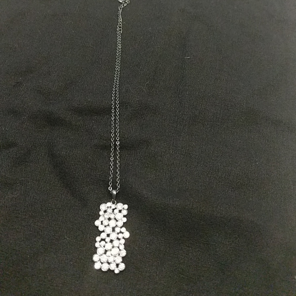 Abstract regtangular crystal pendant and chain