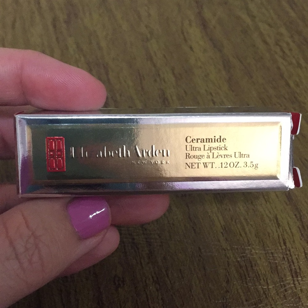 Elizabeth Arden Ceramide lipstick in Coral
