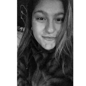 Meet your Posher, Lydia