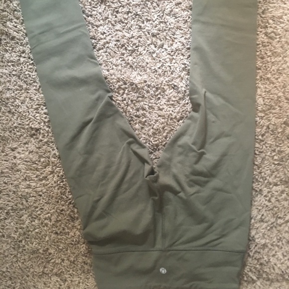 Fatigue green wunder under lululemon leggings - Picture 2 of 2