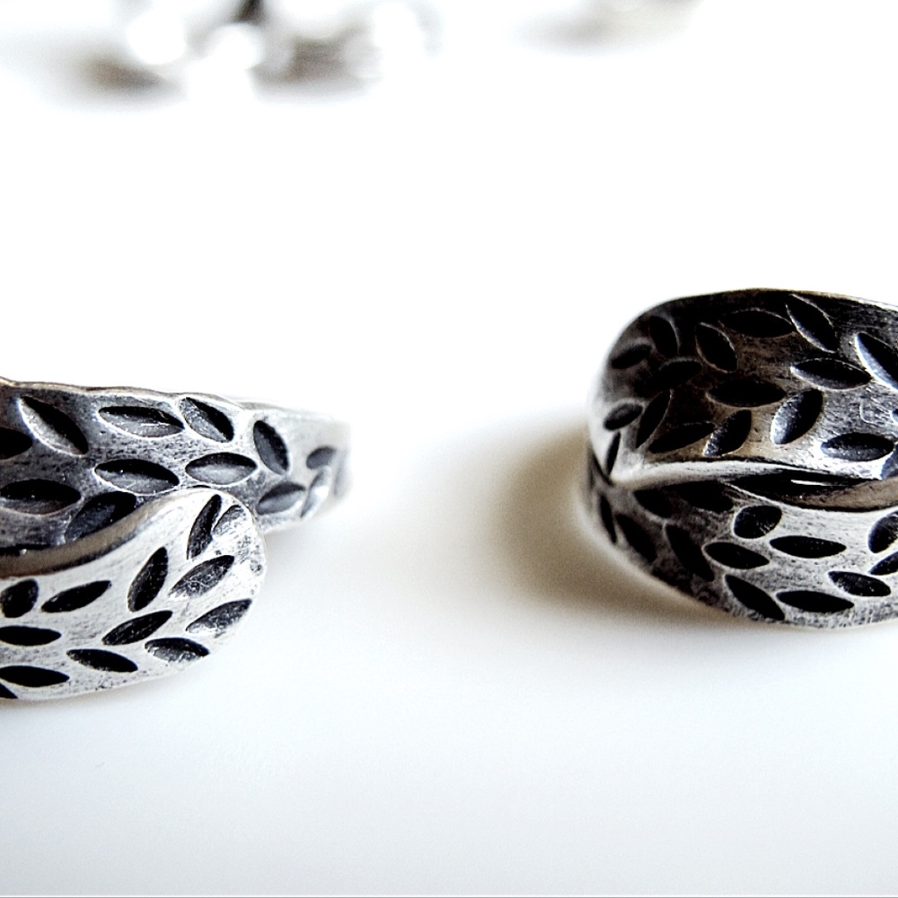 Ring - Picture 5 of 7