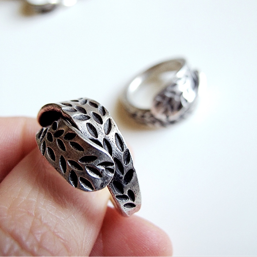 Ring - Picture 4 of 7