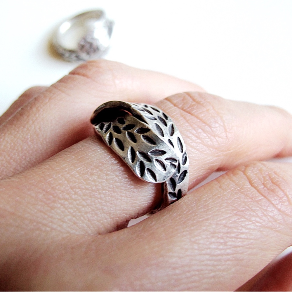 Ring - Picture 3 of 7