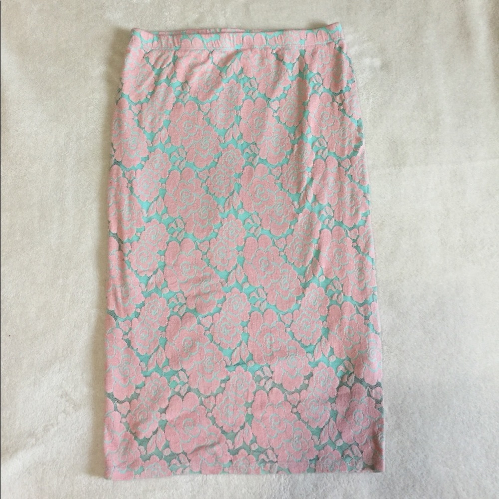 Pretty lace skirt L