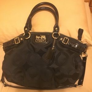 ❌SOLD$$ - Coach handbag modern C design.