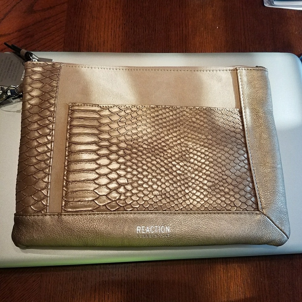 Kenneth Cole Wristlet with Portable Charger