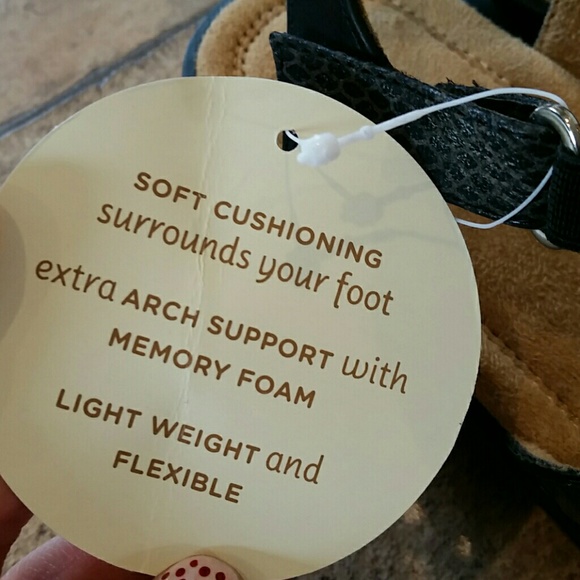 Sandals - Picture 2 of 4