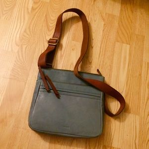 A New.Fossil Leather Crossbody Organizer 👜