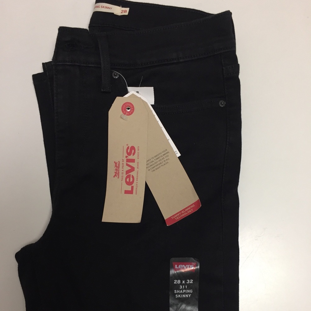 Levi's 311 Shaping Skinny Jeans size 28 NWT