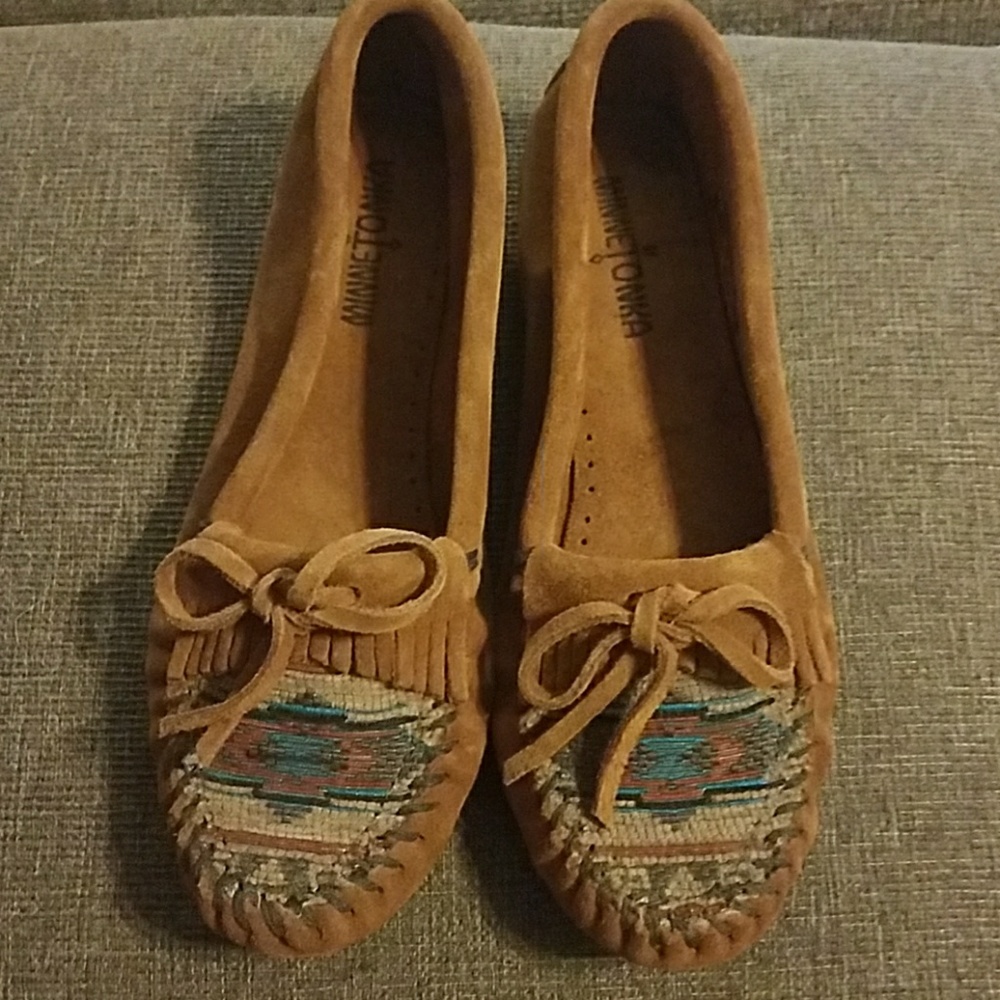 new minnetonka leather moccasin slippers