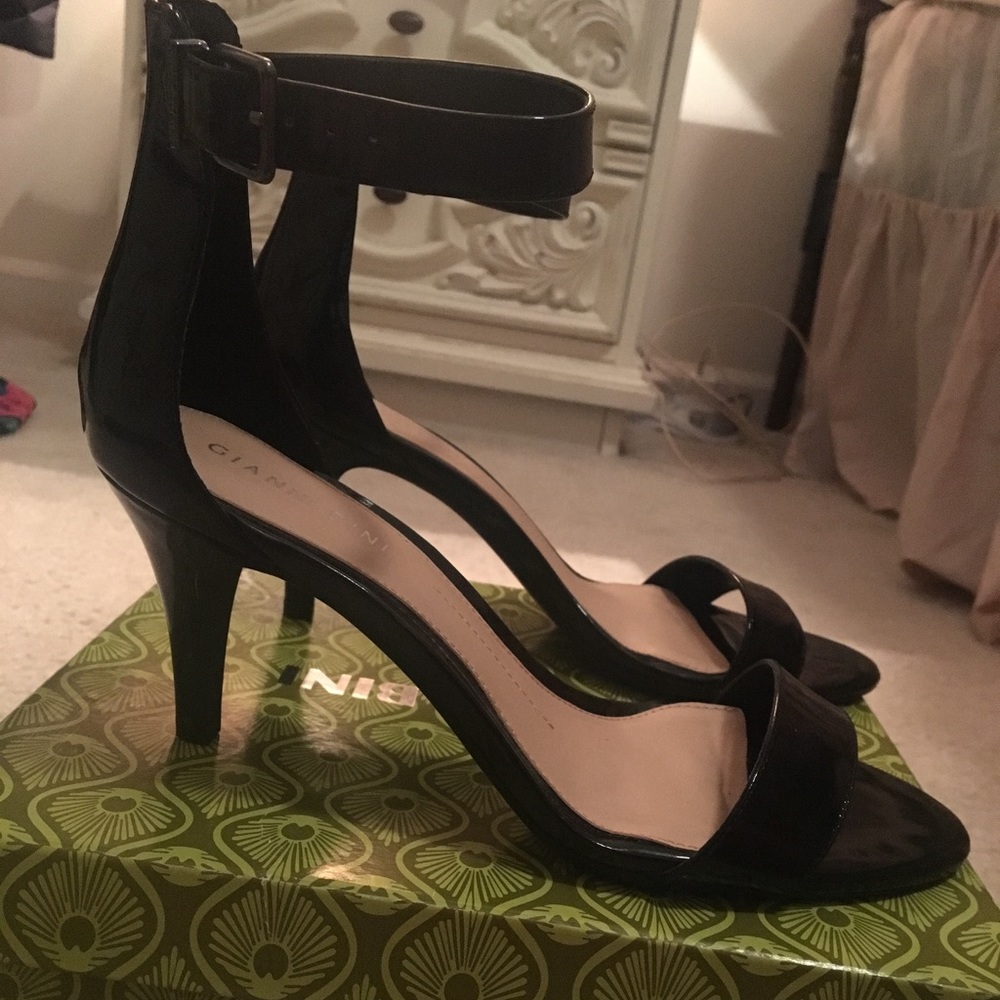 Gianni Bini Women's Heels
