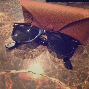 RAYBAN WAYFARER SHADES