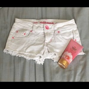white mini shorts ❤️ lotion included