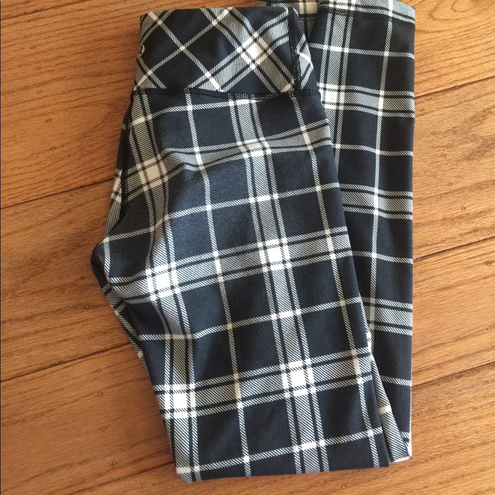 Lululemon wunder unders. green/white plaid