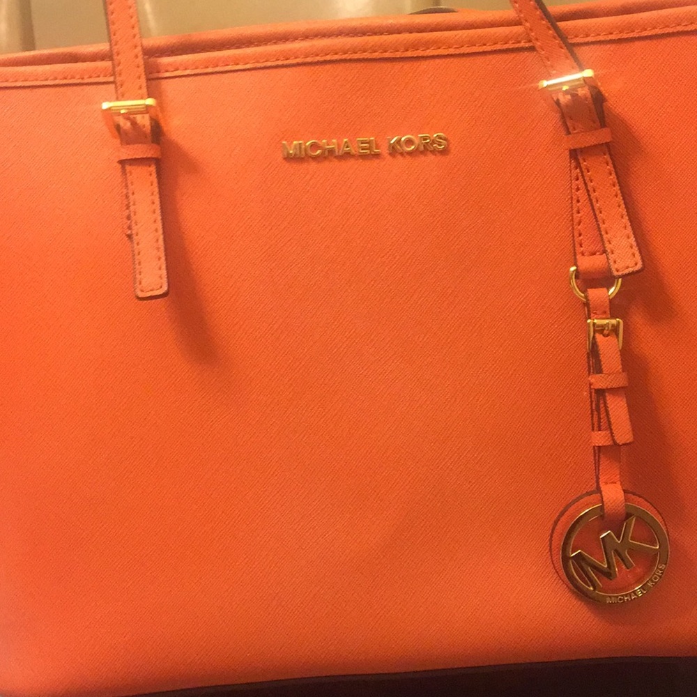 BEAUTIFUL ORANGE MICHAEL KORS SATCHEL