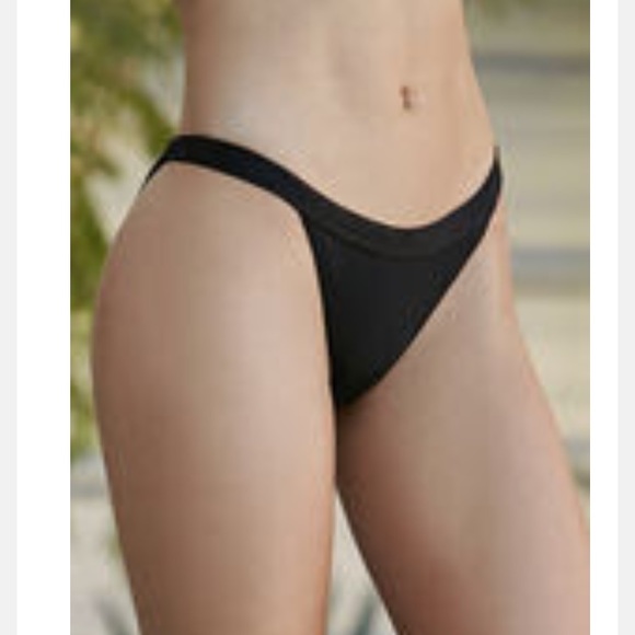 LA Hearts
Ribbed Cheeky Bikini Bottom - Picture 6 of 6